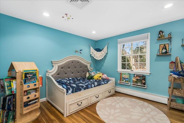 21 Berry Road, Derry, NH 03038