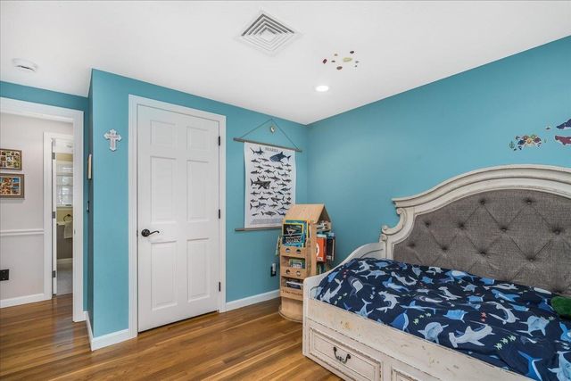 21 Berry Road, Derry, NH 03038