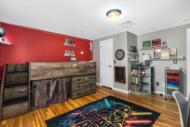 21 Berry Road, Derry, NH 03038