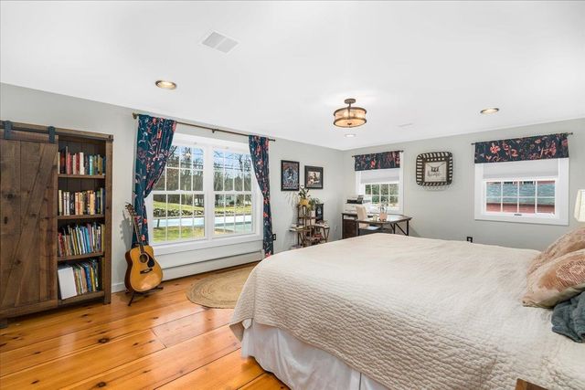 21 Berry Road, Derry, NH 03038