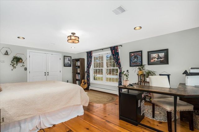 21 Berry Road, Derry, NH 03038