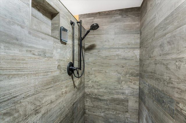 21 Berry Road, Derry, NH 03038