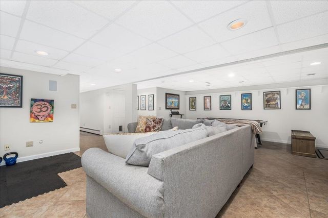 21 Berry Road, Derry, NH 03038