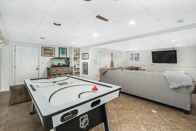 21 Berry Road, Derry, NH 03038