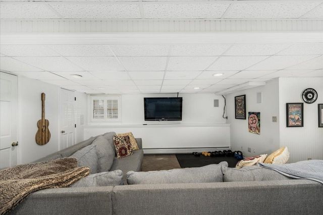 21 Berry Road, Derry, NH 03038