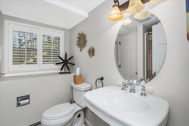 21 Berry Road, Derry, NH 03038