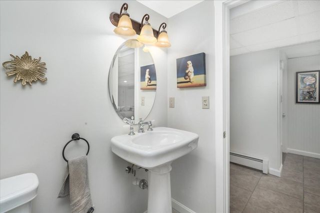 21 Berry Road, Derry, NH 03038