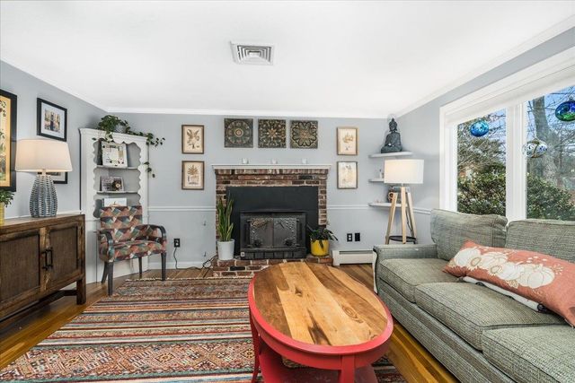 21 Berry Road, Derry, NH 03038