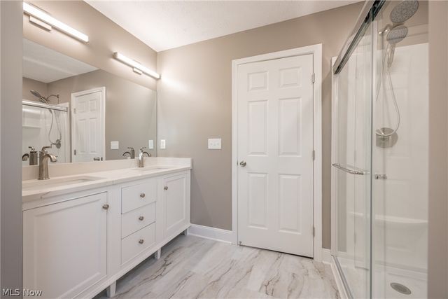 1738 E 298th Street, Wickliffe, OH 44092