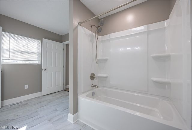 1738 E 298th Street, Wickliffe, OH 44092