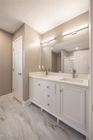 1738 E 298th Street, Wickliffe, OH 44092
