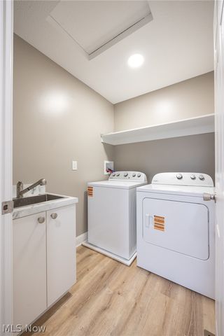 1738 E 298th Street, Wickliffe, OH 44092