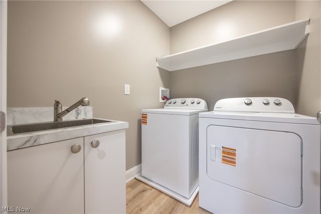 1738 E 298th Street, Wickliffe, OH 44092