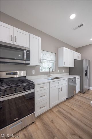 1738 E 298th Street, Wickliffe, OH 44092