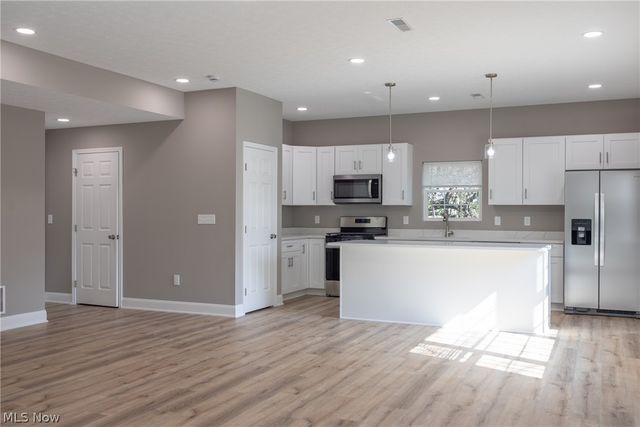 1738 E 298th Street, Wickliffe, OH 44092
