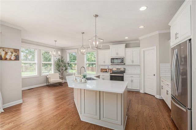 416 SE Stillwater Court, Lee's Summit, MO 64063