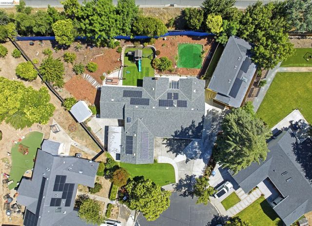 102 Kelobra Ct, Walnut Creek, CA 94598
