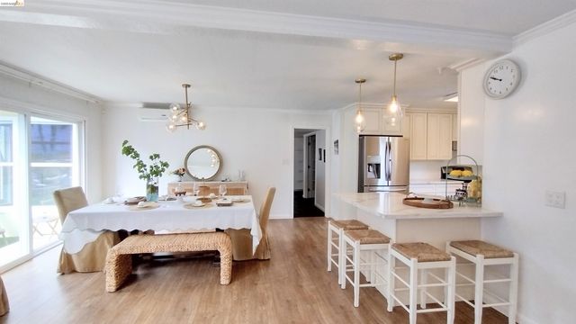 102 Kelobra Ct, Walnut Creek, CA 94598