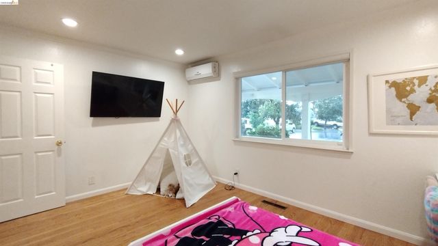 102 Kelobra Ct, Walnut Creek, CA 94598