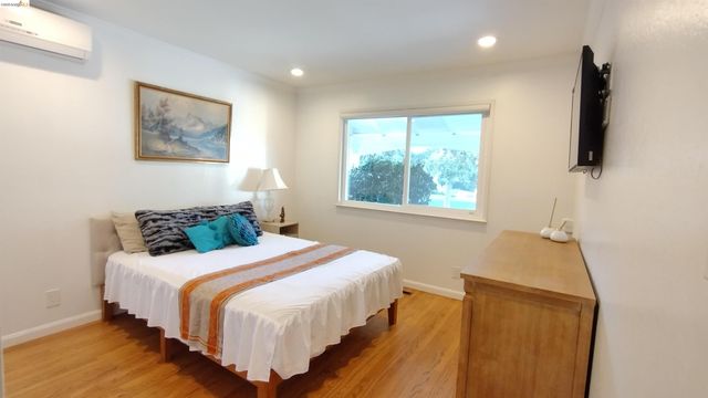 102 Kelobra Ct, Walnut Creek, CA 94598