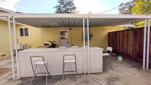 102 Kelobra Ct, Walnut Creek, CA 94598