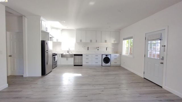 102 Kelobra Ct, Walnut Creek, CA 94598