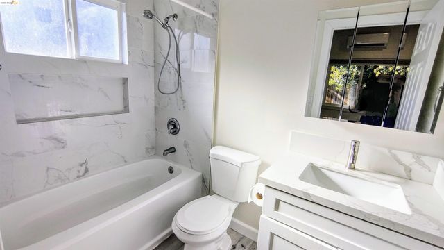 102 Kelobra Ct, Walnut Creek, CA 94598
