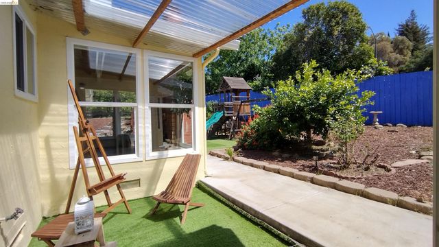 102 Kelobra Ct, Walnut Creek, CA 94598