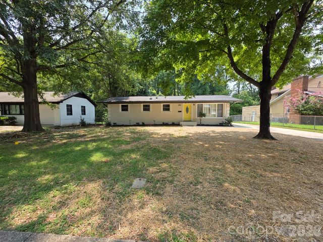 1501 VANCOUVER Drive, Charlotte, NC 28213