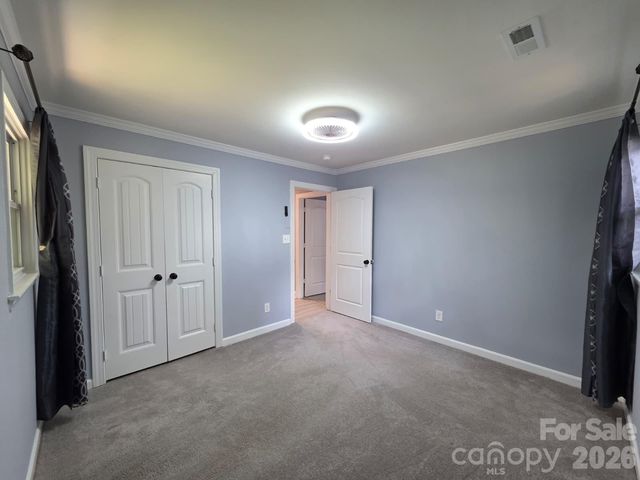 1501 VANCOUVER Drive, Charlotte, NC 28213