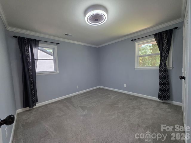 1501 VANCOUVER Drive, Charlotte, NC 28213