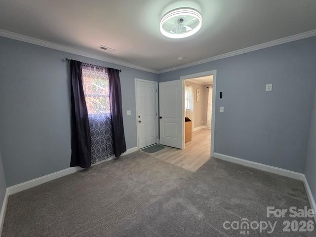 1501 VANCOUVER Drive, Charlotte, NC 28213