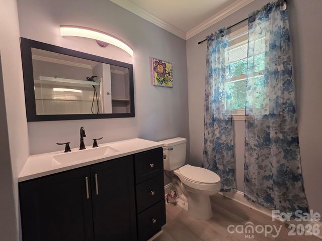 1501 VANCOUVER Drive, Charlotte, NC 28213