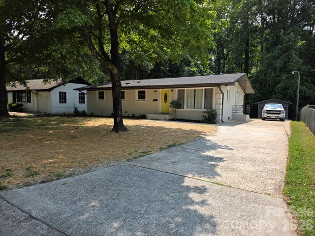 1501 VANCOUVER Drive, Charlotte, NC 28213