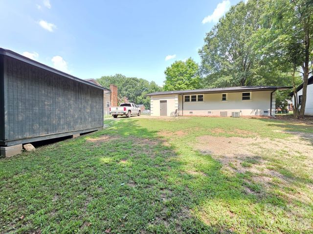 1501 VANCOUVER Drive, Charlotte, NC 28213