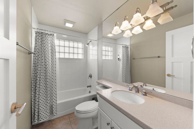 5924 Carpenter Street, Downers Grove, IL 60516