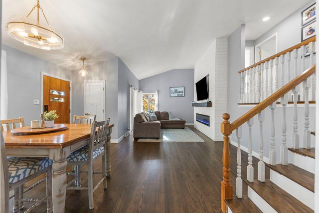 5924 Carpenter Street, Downers Grove, IL 60516