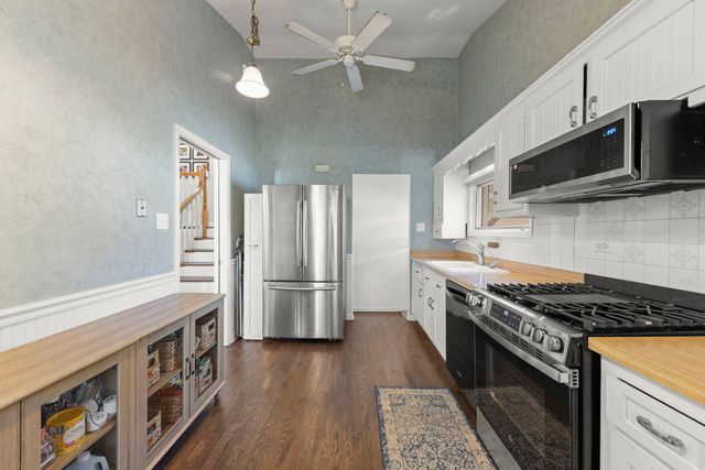 5924 Carpenter Street, Downers Grove, IL 60516