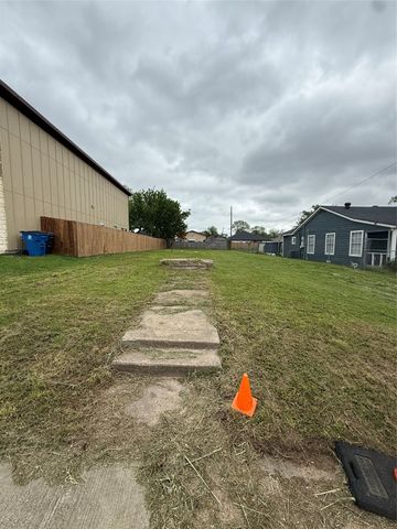 1423 Hendricks Avenue, Dallas, TX 75216