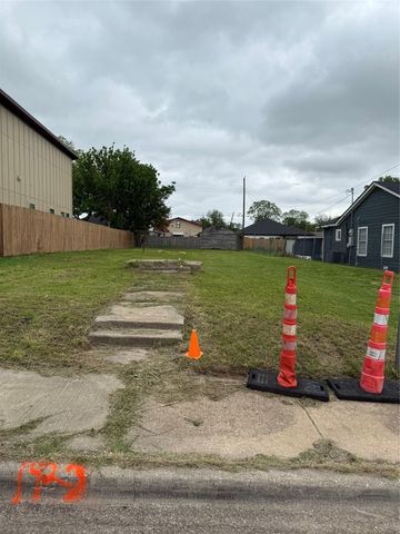 1423 Hendricks Avenue, Dallas, TX 75216