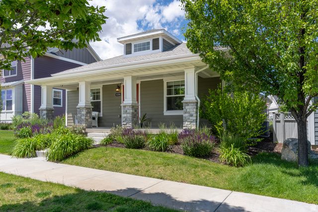 10396 S OTTER TRAIL DR, South Jordan, UT 84009