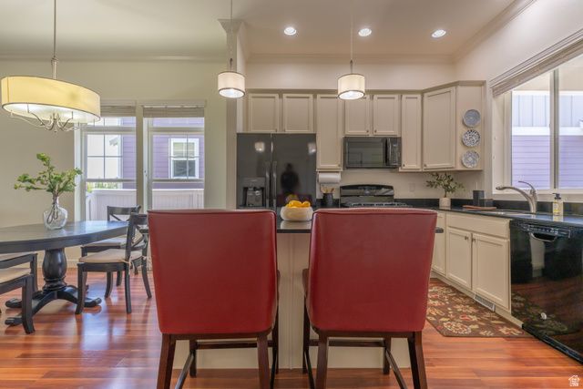 10396 S OTTER TRAIL DR, South Jordan, UT 84009
