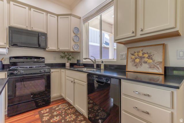 10396 S OTTER TRAIL DR, South Jordan, UT 84009