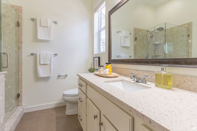 10396 S OTTER TRAIL DR, South Jordan, UT 84009