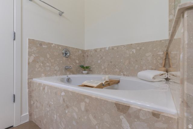 10396 S OTTER TRAIL DR, South Jordan, UT 84009