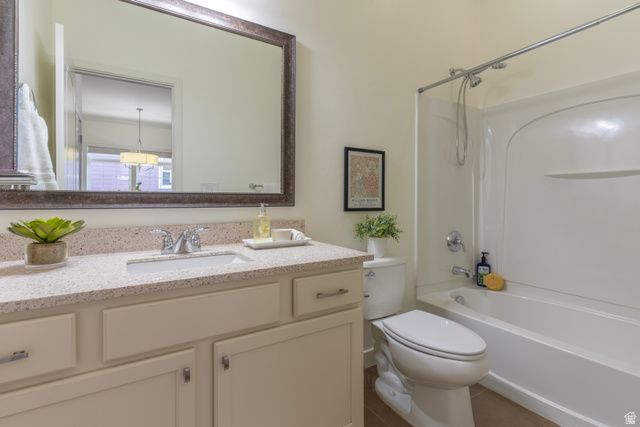 10396 S OTTER TRAIL DR, South Jordan, UT 84009