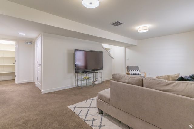 10396 S OTTER TRAIL DR, South Jordan, UT 84009
