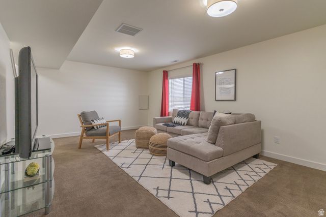 10396 S OTTER TRAIL DR, South Jordan, UT 84009
