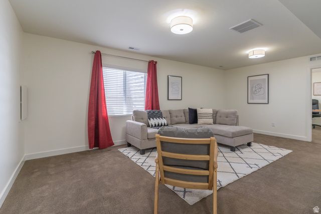 10396 S OTTER TRAIL DR, South Jordan, UT 84009