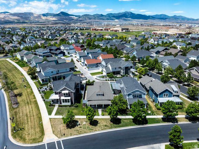 10396 S OTTER TRAIL DR, South Jordan, UT 84009